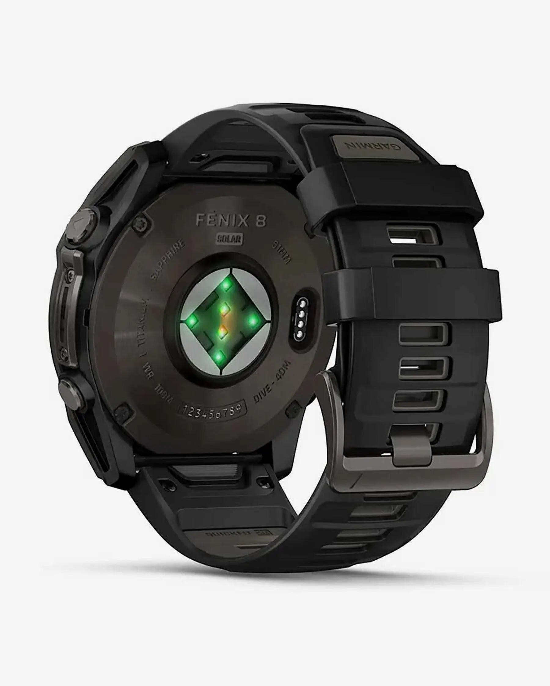 Garmin Fenix 8 Sapphire Solar 51mm com bracelete preta e detalhes em titânio e cinzento carbono